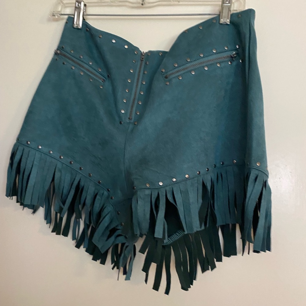 Fun Studded Zip Up Ultra Suede Jade Fringe Cowgirl Shorts!! Size Large. NWT